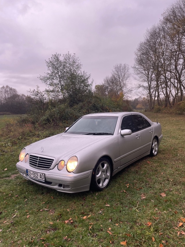 Mercedes-Benz E-Klasa mercedes e 270