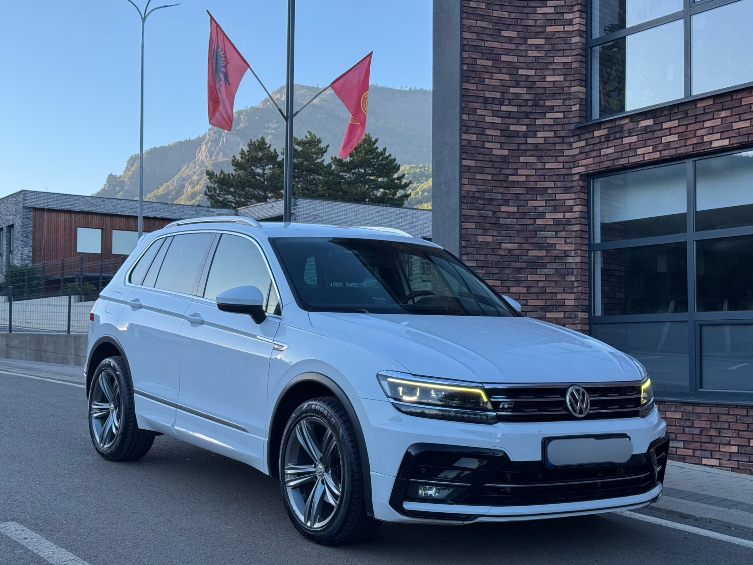Volkswagen Tiguan 2.0 TDI RLINE – Foto 1