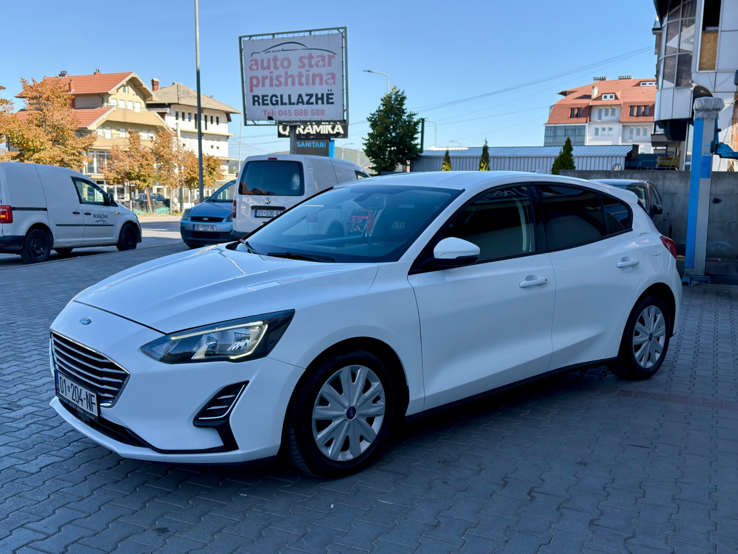 Ford Focus 1.5 Ti-VCT Benzin – photo 1
