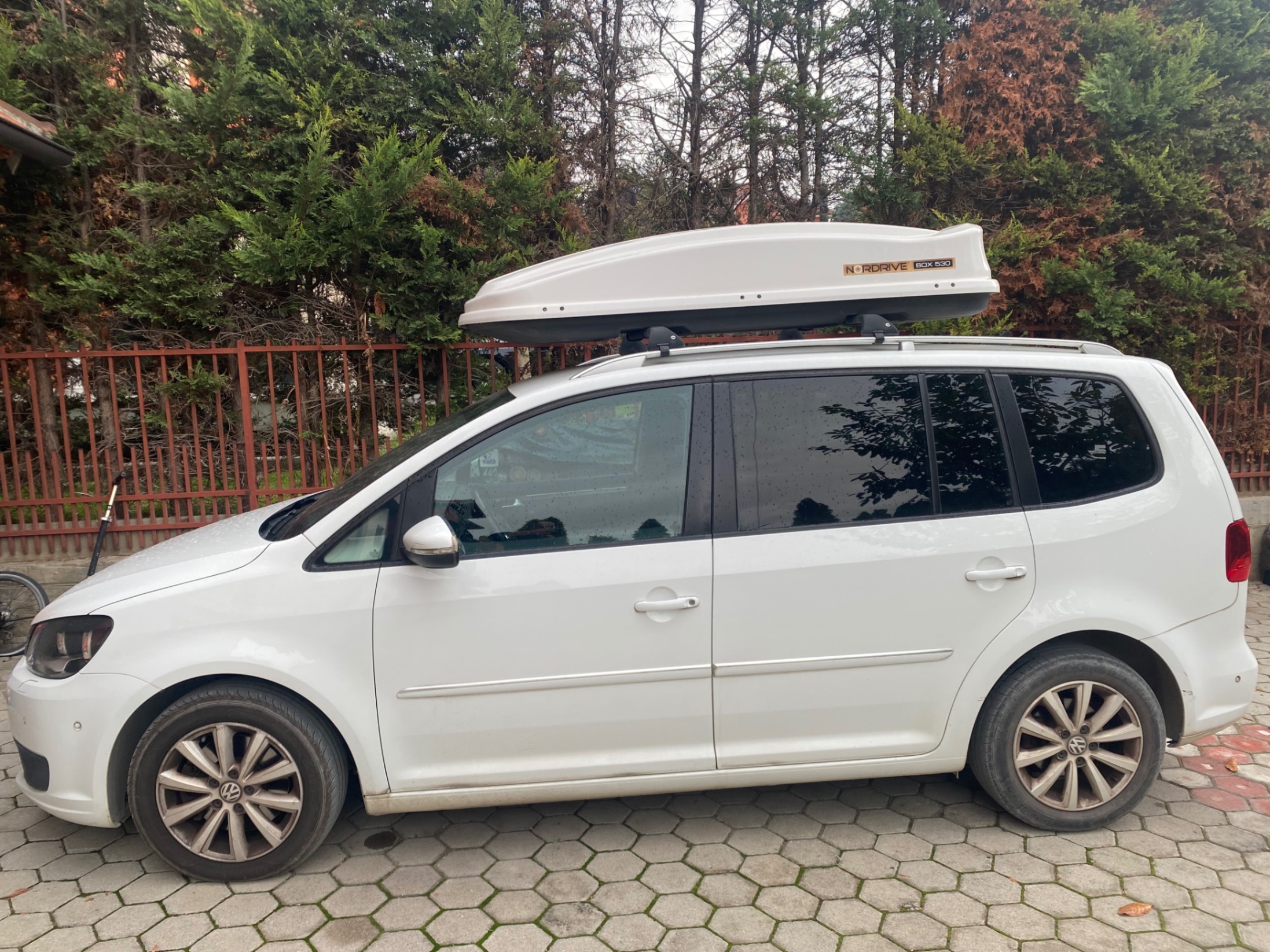 Volkswagen Touran 2.0 TDI BlueMotion – Foto 1