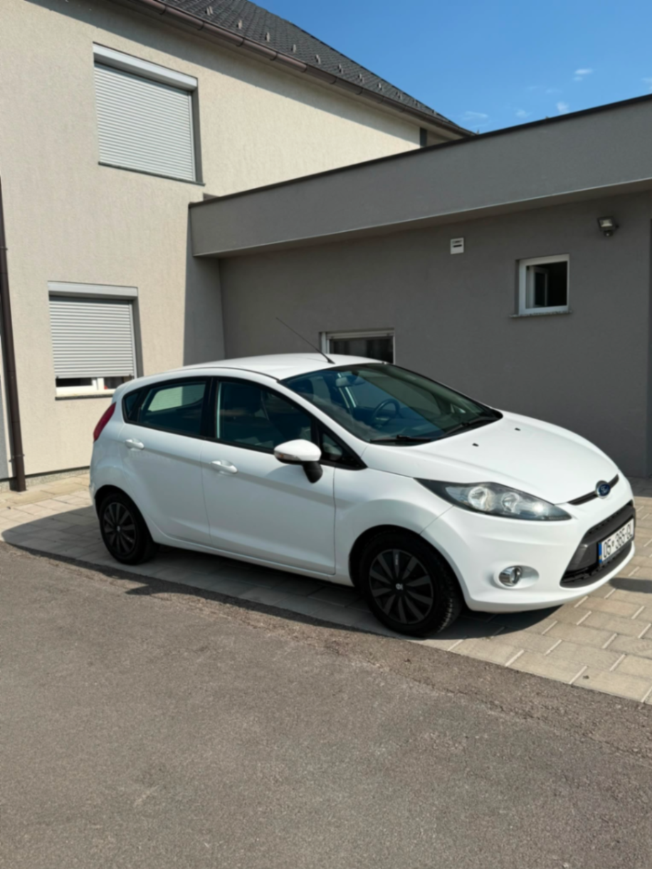 Ford Fiesta 1.6 TDCI – photo 1